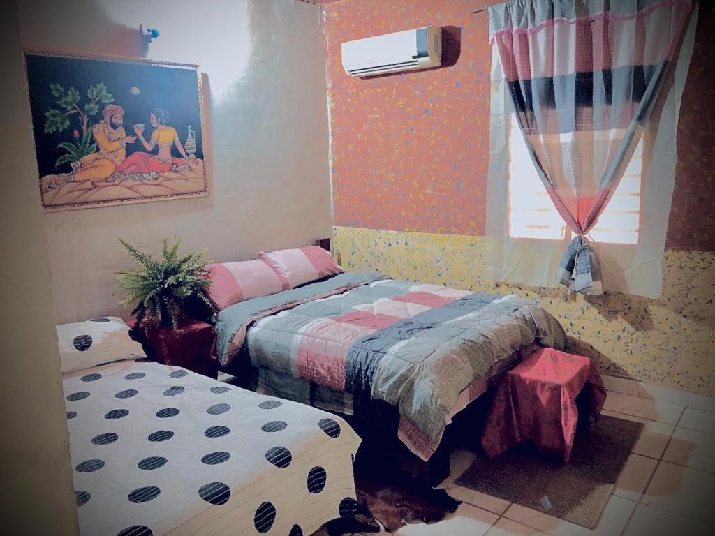La Escala Aeropuerto Bed & Breakfast Luque Exterior photo