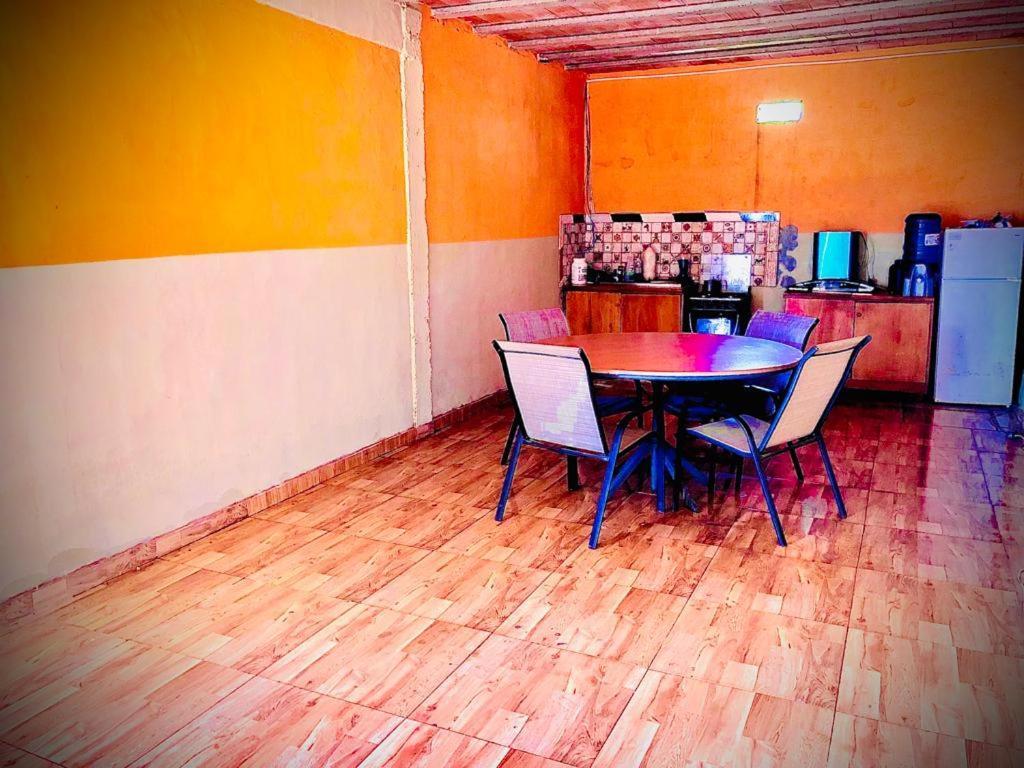 La Escala Aeropuerto Bed & Breakfast Luque Exterior photo