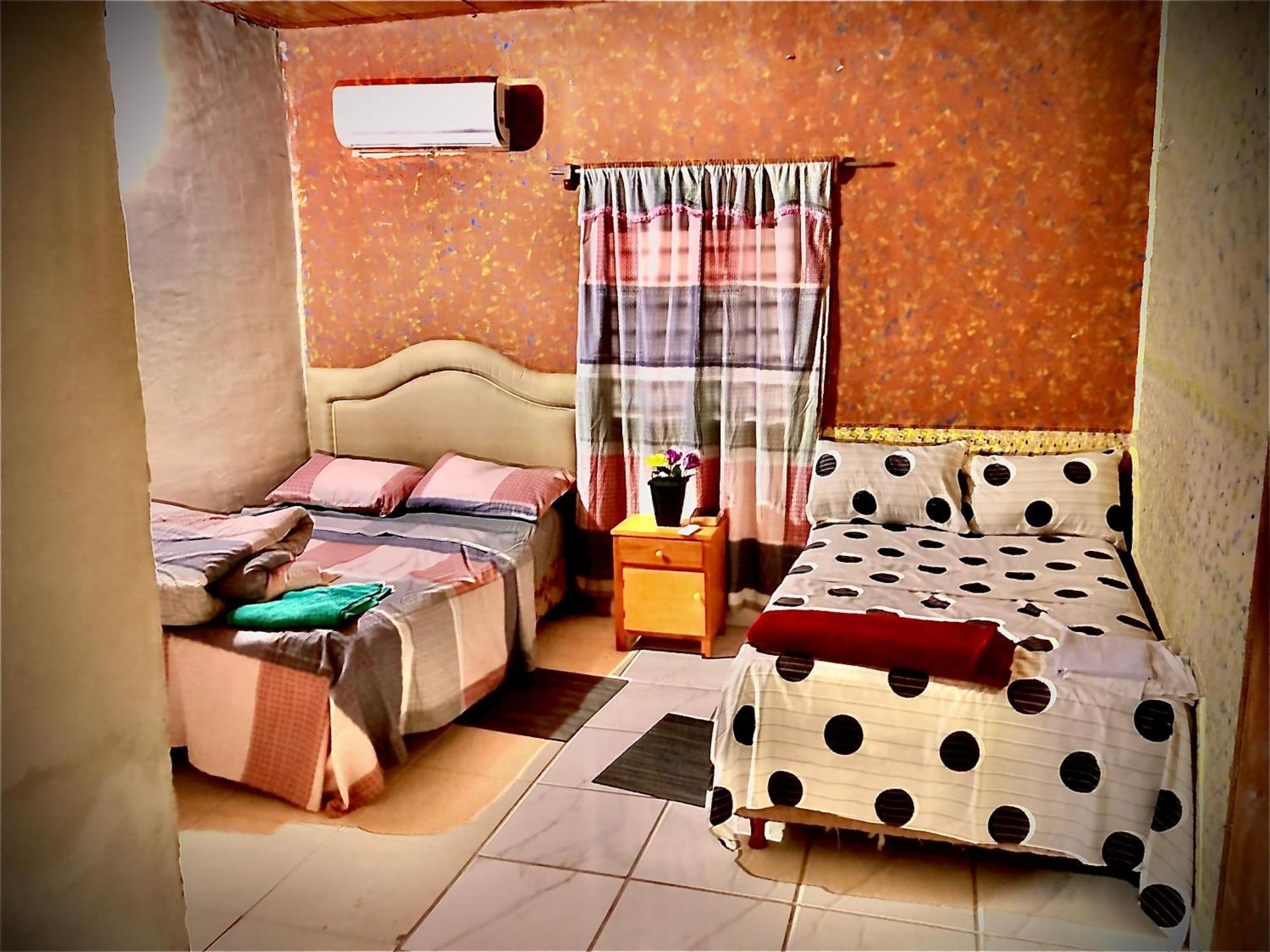 La Escala Aeropuerto Bed & Breakfast Luque Exterior photo