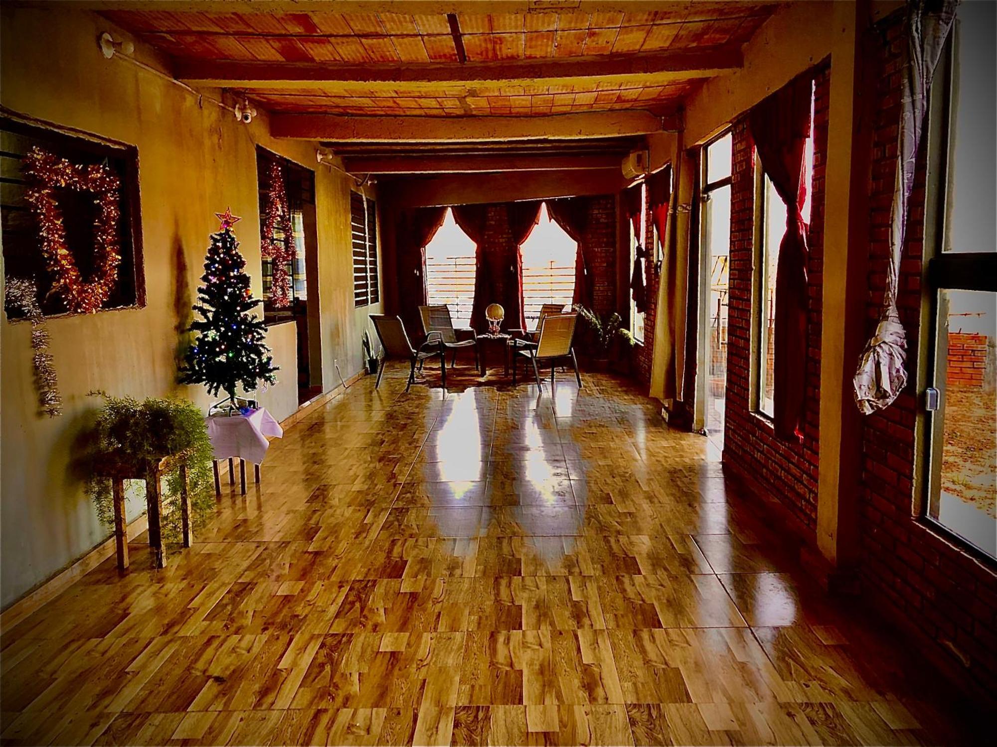 La Escala Aeropuerto Bed & Breakfast Luque Exterior photo