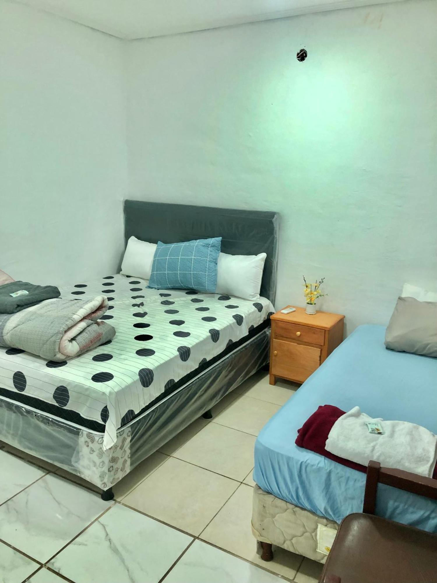 La Escala Aeropuerto Bed & Breakfast Luque Exterior photo